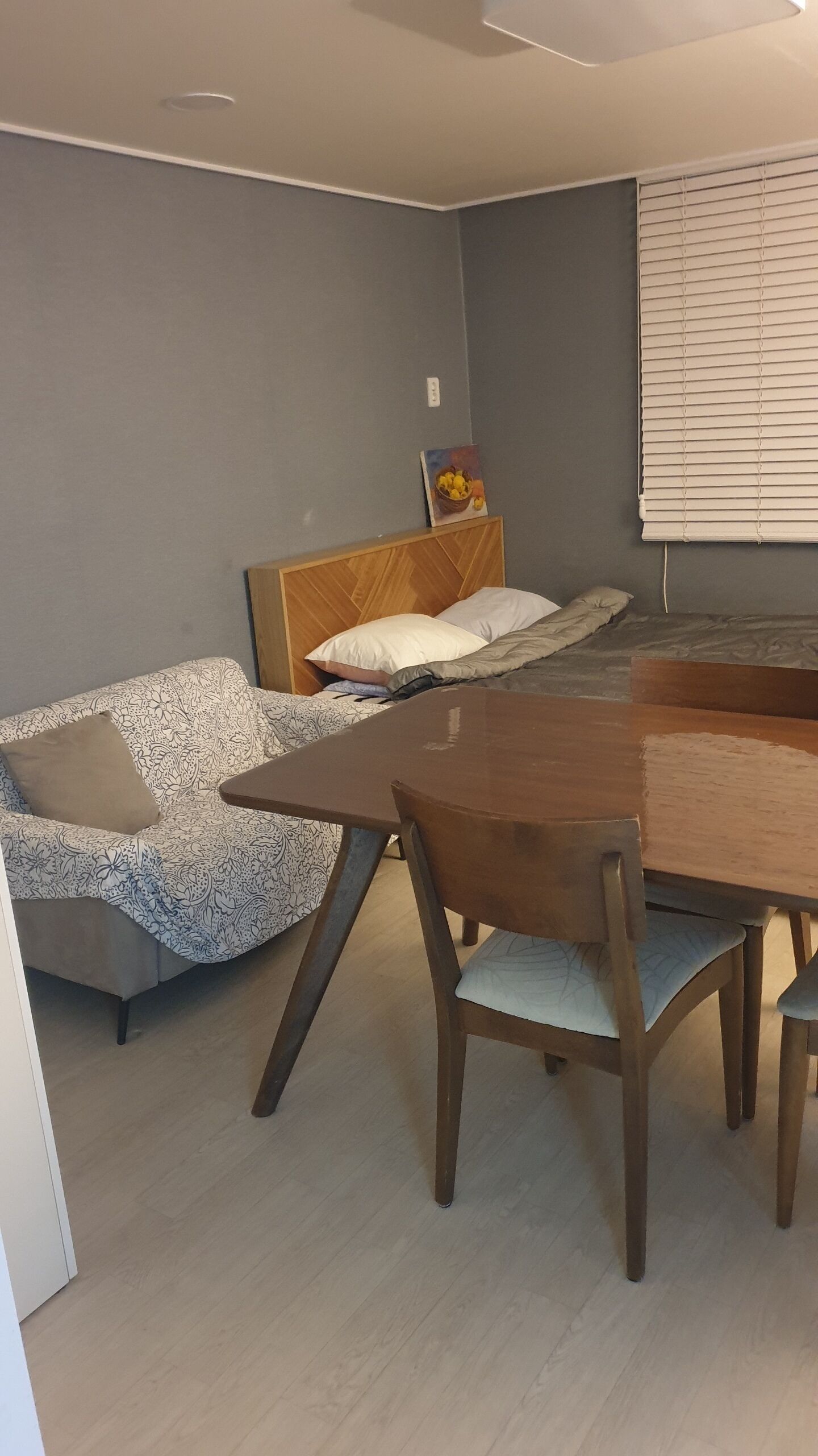 Desk, blackout drapes, free WiFi, bed sheets