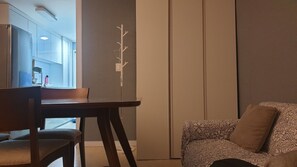 Basic Single Room, Non Smoking | Desk, blackout drapes, free WiFi, bed sheets - Rodem House (Seoul)