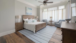 Maison, plusieurs lits, cuisine, vue jardin (147 N. Sea Pines Drive) | 5 chambres, décoration personnalisée, ameublement personnalisé