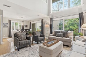 Living area - 250 Stoney Creek Villa at The Sea Pines Resort (Hilton Head Island)