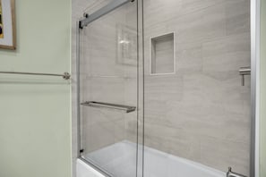 Villa, Multiple Beds, Kitchen (310A Beach Lagoon) | Bathroom