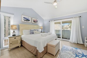 2 Schlafzimmer, individuell dekoriert, individuell eingerichtet