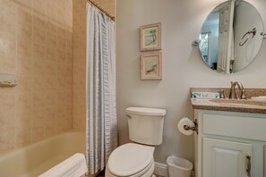 Villa, Multiple Beds, Kitchen (82 Fairway Lane) | Bathroom