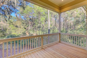 Maison, plusieurs lits, cuisine, vue jardin (68 Shell Ring Road) | Vue de la chambre