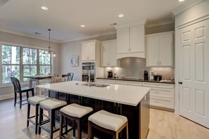 House, Multiple Beds, Kitchen, Garden View (68 Shell Ring Road) | Private kitchen | Coffee/tea maker, dining tables