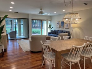 ๋น๋ผ, ์นจ๋(์ฌ๋ฌ ๊ฐ), ํํฐ์ค, ๊ณจํ์ฅ ์ ๋ง (149 Harbourwood Villa) | ๋ด๋ถ