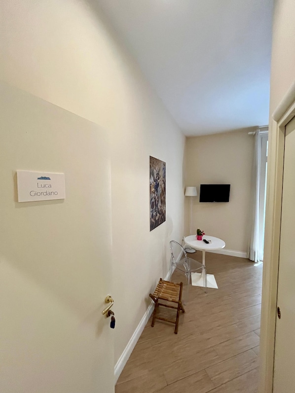 Habitación Deluxe con 1 cama matrimonial o 2 individuales | Escritorio, espacio para trabajar con laptop y wifi gratis 