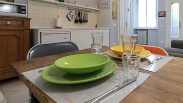 公寓 (1 Bedroom) | 客廳 | 電視