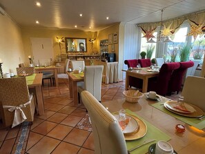 Desayuno continental incluido todos los días