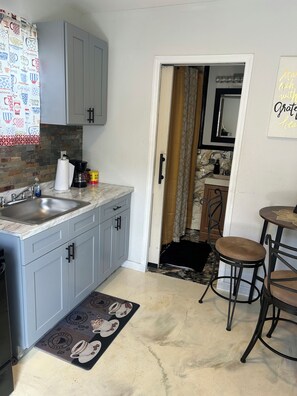 Private kitchen - Hughes Studio (Tampa)