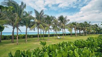 Beachfront Villa 3 Bedrooms Private Pool | Terrace/patio