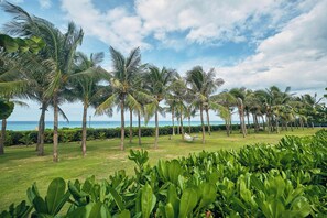 Beachfront Villa 3 Bedrooms Private Pool | Terrace/patio