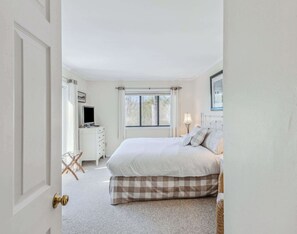 4 bedrooms, desk, iron/ironing board, WiFi - Highland Golf, Walk to Club - Lakeland Village 2D (Quechee)