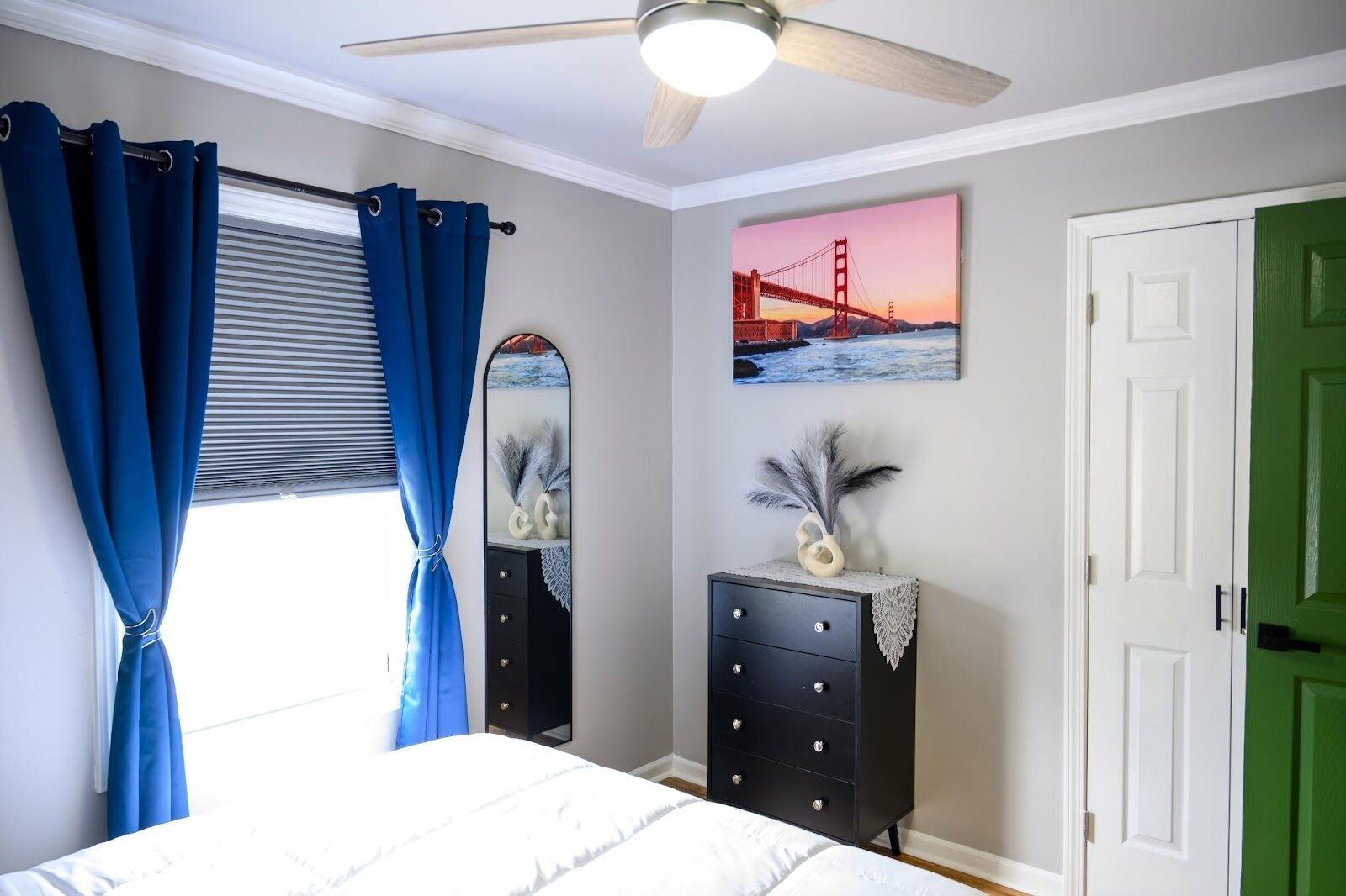 2 chambres, fer et planche à repasser, lit parapluie, Wi-Fi gratuit