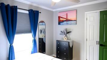 2 chambres, fer et planche à repasser, lit parapluie, Wi-Fi gratuit