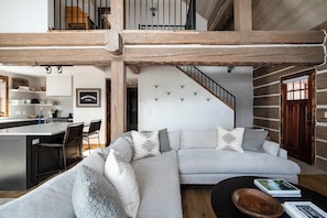 Fernseher, Kamin, Arbeitsbereiche