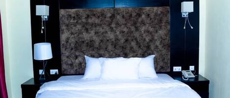 ห้องสแตนดาร์ด, ระเบียง, วิวสวนหย่อม | โต๊ะทำงาน, พื้นที่ทำงานแบบใช้แล็ปท็อป, Wi-Fi ฟรี