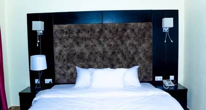 MAINSTAY LUXURY APARTMENTS