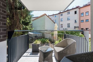 Apartment (20A) | Balcony