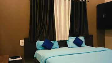 Deluxe Triple Room | Laptop workspace, free WiFi