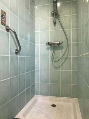 Hair dryer