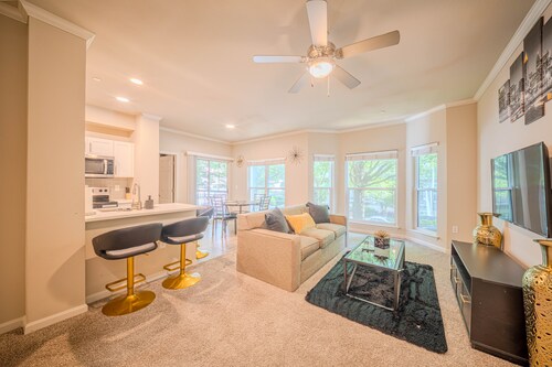 Tranquil Buckhead Hideaway