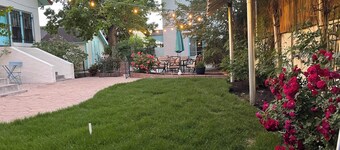 Private Suite in Historic Home - walk to UNM Football+Basketball, Hospitals