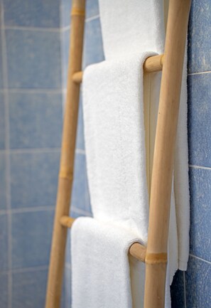 Family Triple Room, Sea View | Bathroom - Boomerang d O Século (Mafra)