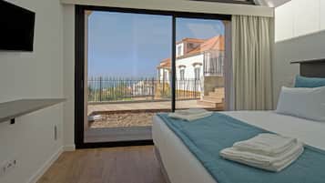 Quarto casal ou duplo conforto, sacada, vista para o mar | Wi-Fi de cortesia