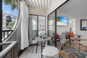 Dining - Unique Two-story Cabana Condo Located in Anglers Cove (Marco Island)