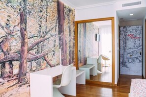 Individually decorated, individually furnished, desk, soundproofing - Hotel Lino (Vigo)
