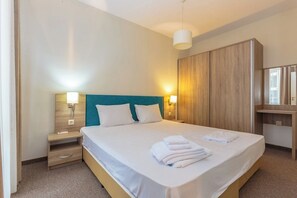 Apartamento, 1 habitación, balcón | Espacio para trabajar con un portátil, cunas (de pago), wifi gratis