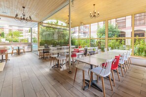 Petit déjeuner buffet compris tous les jours