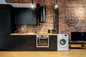 Refrigerador, horno, parrilla de estufa y lavavajillas 