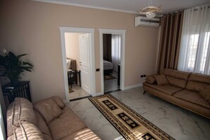 Hus, 2 soverom, byutsikt | Oppholdsrom