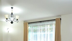Apartemen Superior, 1 Tempat Tidur Double, Bebas Asap Rokok, Pembersihan Kamar | Area keluarga