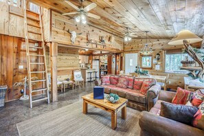 TV, fireplace, offices