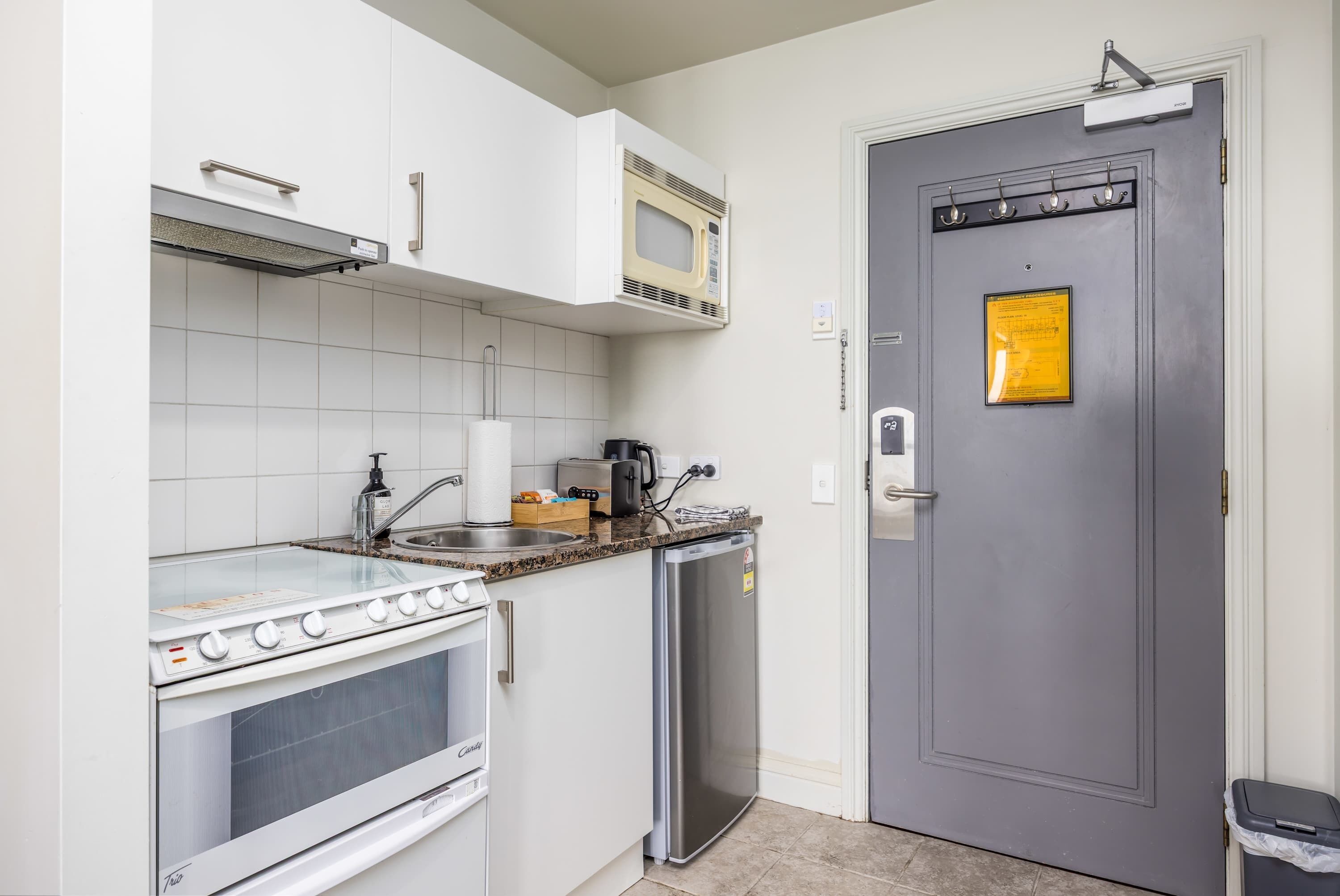 Microwave, oven, stovetop, dishwasher