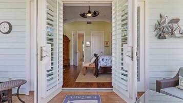 House, Multiple Beds (Outriggers 18- Happy Daze) | 3 bedrooms