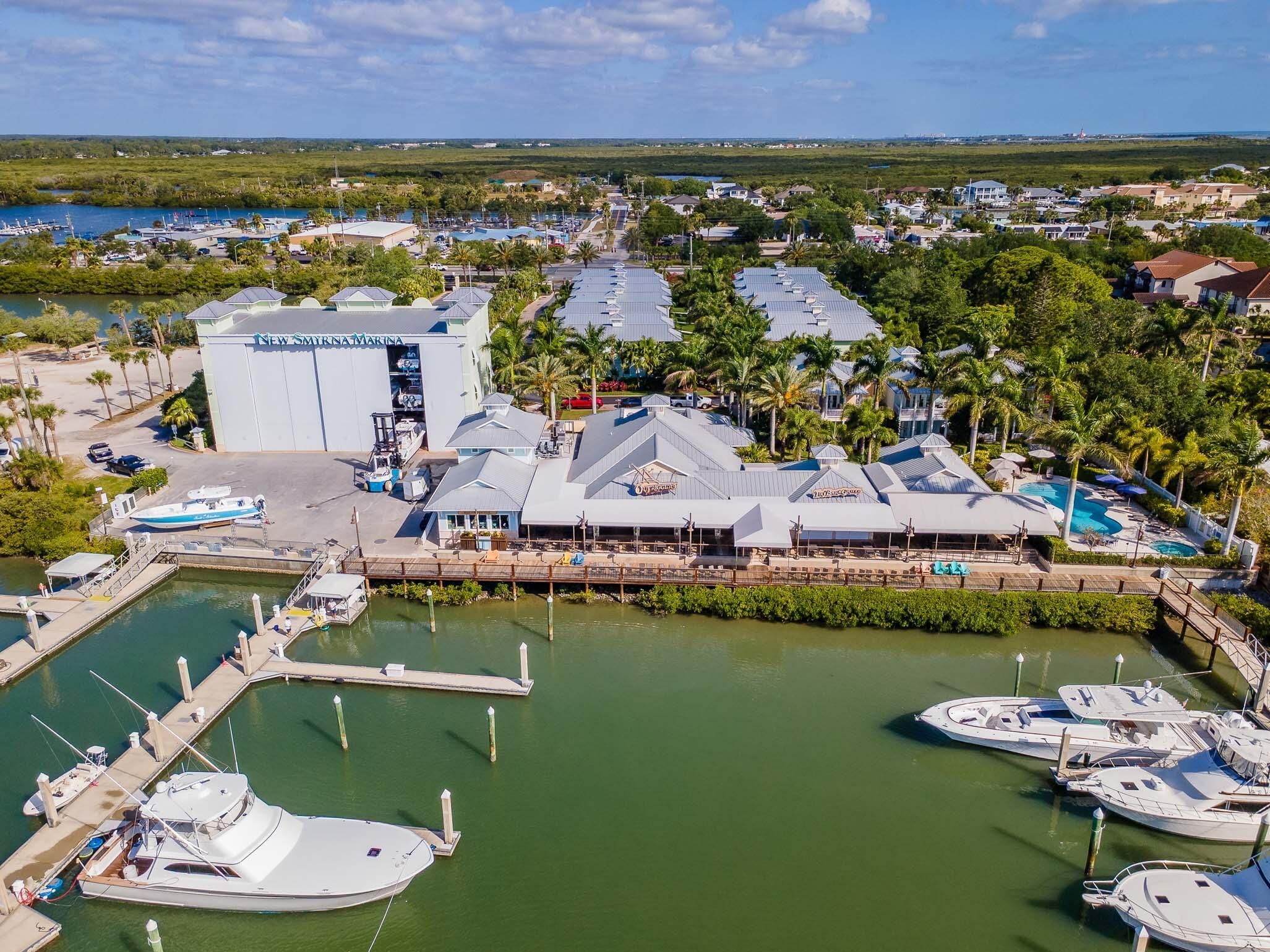 House, Multiple Beds (Outriggers 18- Happy Daze) | Marina