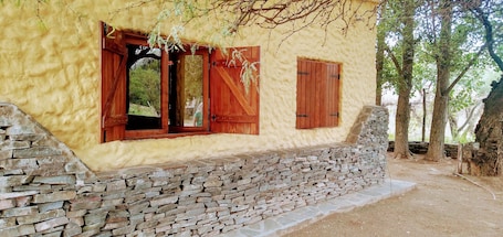 Exterior detail. Cabaña Achalay 1 – Refugio en Santa María