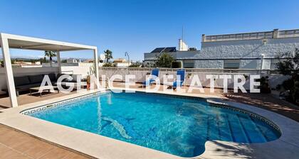 Villa with private pool, barbecue, summer lounge with pergola, 6 bedrooms, air conditioning.