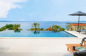 A heated pool - **Chic Villa MASHA with Private Heated Pool, Spa, Whirlpool and SeaViews** (Podstrana)