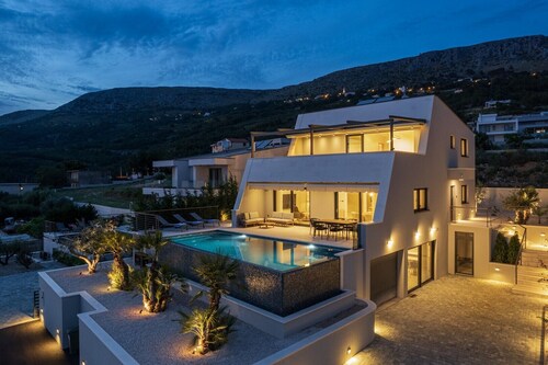 **Chic Villa MASHA with Private Heated Pool, Spa, Whirlpool and SeaViews**