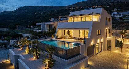 **Chic Villa MASHA with Private Heated Pool, Spa, Whirlpool and SeaViews**