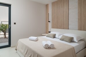 4 bedrooms, iron/ironing board, WiFi, bed sheets - **Chic Villa MASHA with Private Heated Pool, Spa, Whirlpool and SeaViews** (Podstrana)