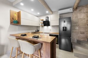 Fridge, stovetop, dishwasher, coffee/tea maker - Apartment Gardens in Poreč (Porec)