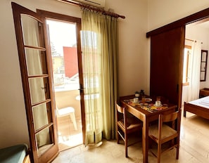 Apartment 26 | Esszimmer