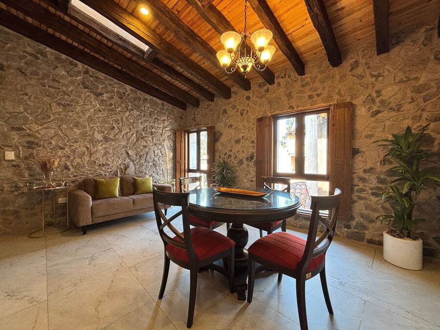 Exclusive Apartment | Dining