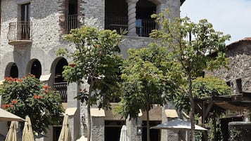 Exclusive Apartment | Terrace/patio